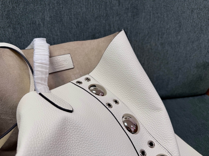 Va1e*ntin0 shopping bag